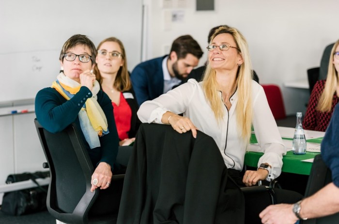 10 Best Multiplayer Resource Management Games